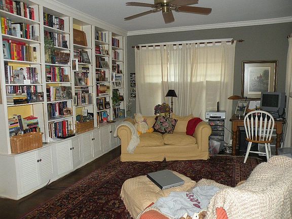 Master bedroom sitting area