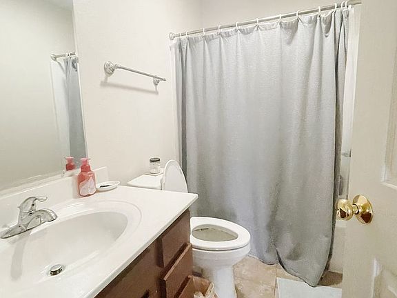 4th image of 227 N Martin St