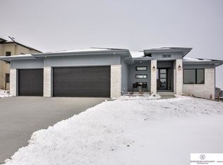 6811 S 209th Avenue Cir, Elkhorn, NE 68022