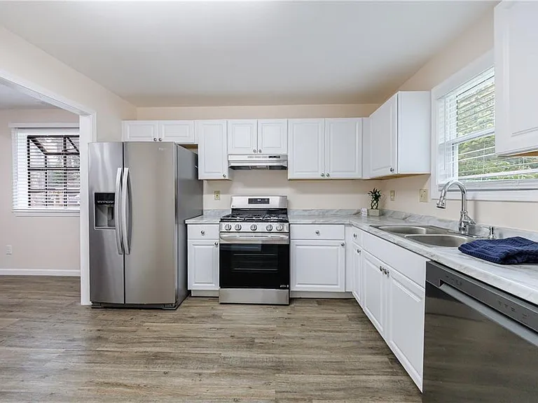 1248 Falling Water Dr SE — Photo 7