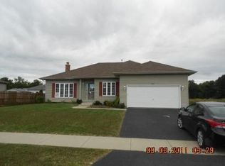 1531 Saddle Ln, Aurora, IL 60505