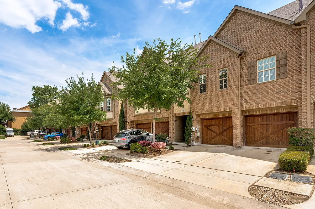 Building Photo - 572 Waterloo Dr