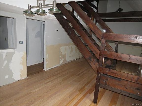 5th image of 6449 Jones Creek Dr