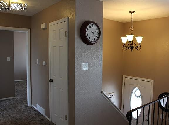 4th image of 1060 Maxwell St