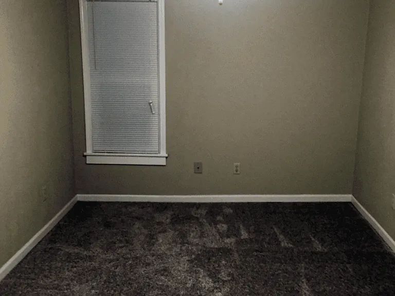 423 E Market St — Photo 3