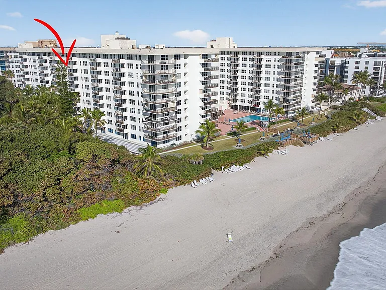 1147 Hillsboro Mile #908 — Photo 38