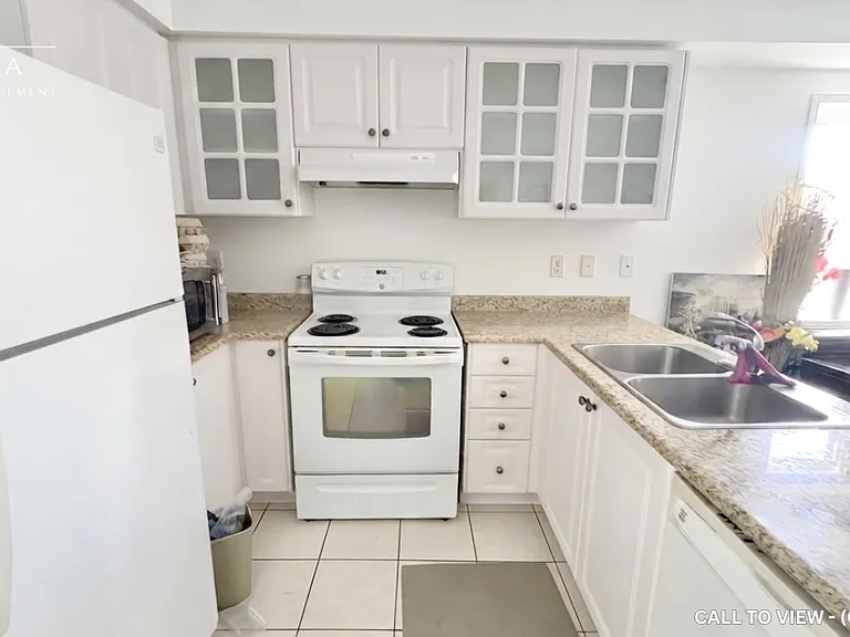 6 Formosa Ave — Photo 2