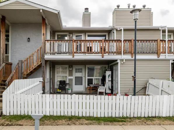 2703 79th St NW #8, Edmonton, AB T6K 3Z6