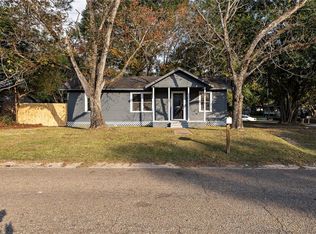 300 Geronimo St, Chickasaw, AL 36611