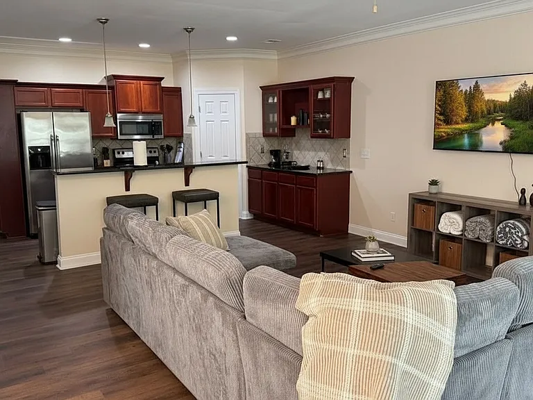 1514 Ben Park Way — Photo 4