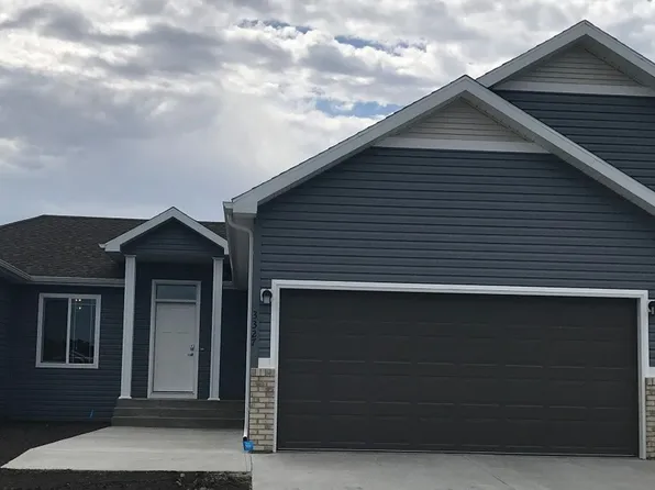 3327 55th St S, Fargo, ND 58104