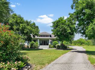 1035 N Magnolia Ave, Luling, TX 78648