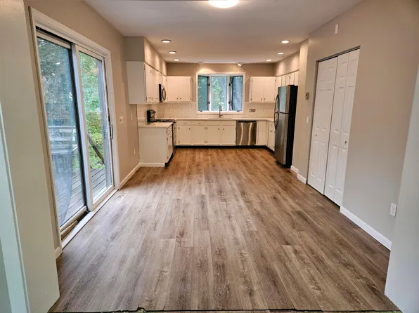 77 South Ave APT 4, Webster, NY 14580