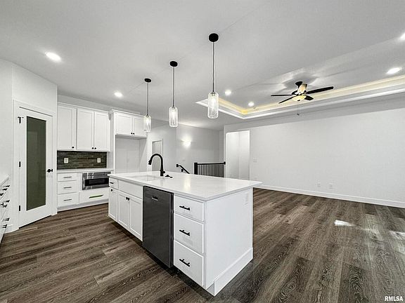 4th image of 1319 Heights Ct