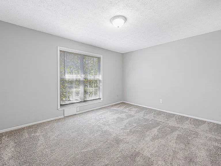 Regency Park Apartments — Photo 24