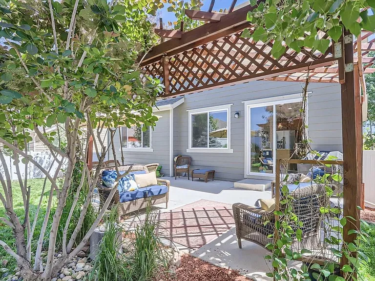 1518 Glacier Ave — Photo 31
