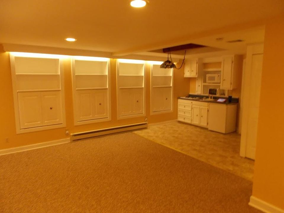 2nd image of 530 W Market St #530A