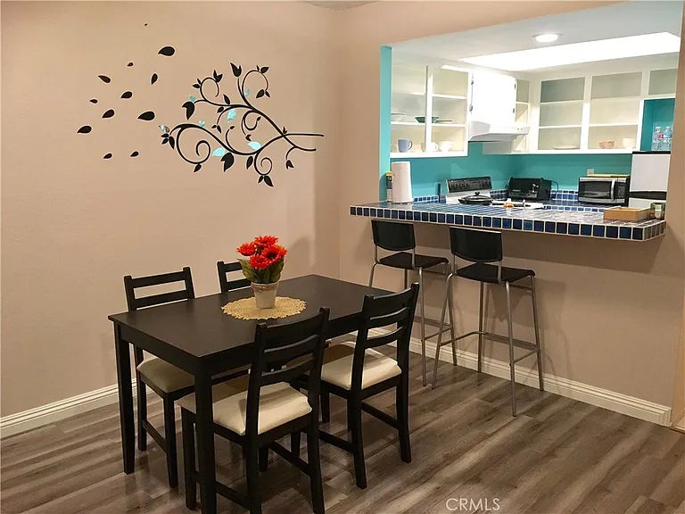 278 N Wilshire Ave — Photo 4