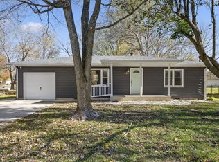 326 N Vine St, Marshfield, MO 65706