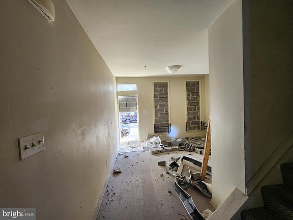 4th image of 1150 N Carrollton Ave