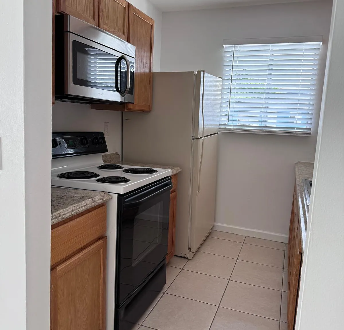 2 bed, 1.0 bath, 840 sqft, $1,750 — Photo 4