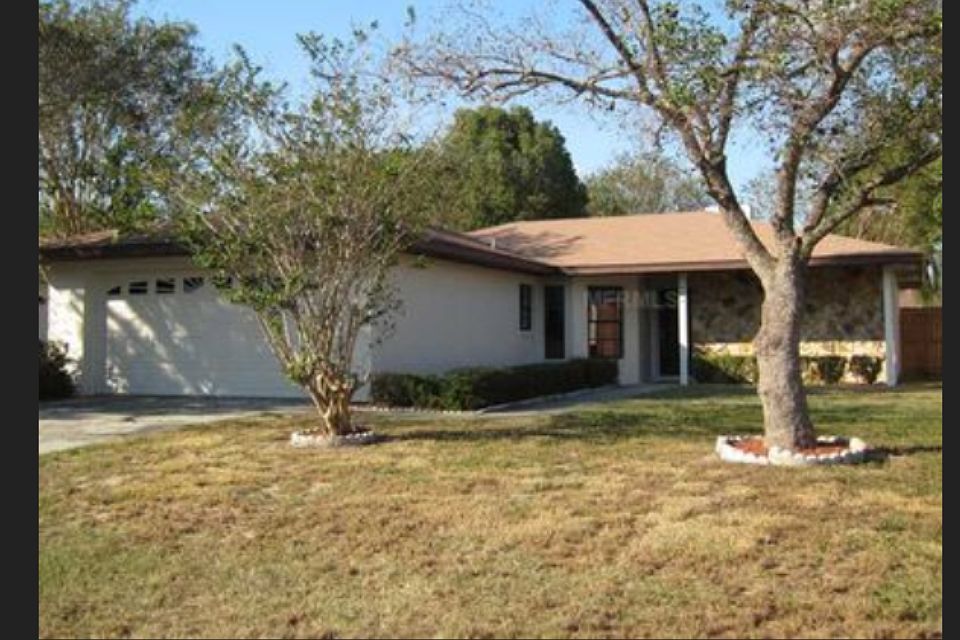 1st image of 909 Hillgrove Ln
