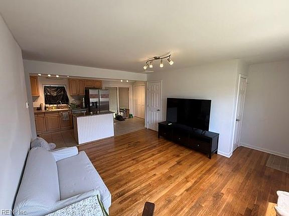 4th image of 1545 Fawnwood Rd