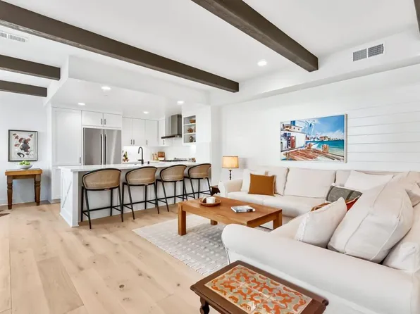 1400 Anacona Pl #105, Encinitas, CA 92024