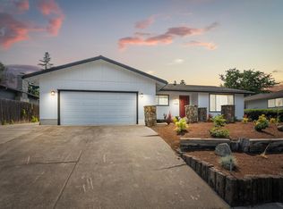 1736 Inverness Dr, Medford, OR 97504
