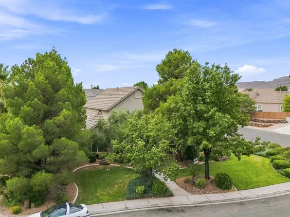3611 Sagebrush Dr, Santa Clara, UT 84765