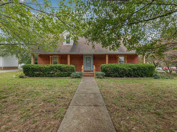 2302 Riverstone Dr, Murfreesboro, TN 37128