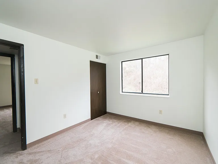 Sylvan Ridge Apartments — Photo 39
