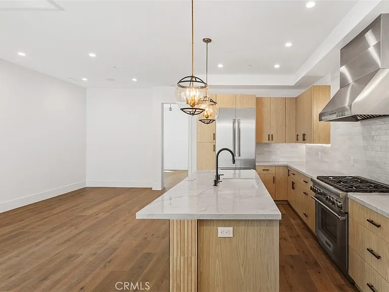 515 1/2 Jasmine Ave — Photo 6