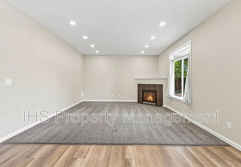 9711 Nottingham Dr — Photo 8
