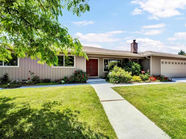 4389 Hessel Court, Sebastopol, CA 95472