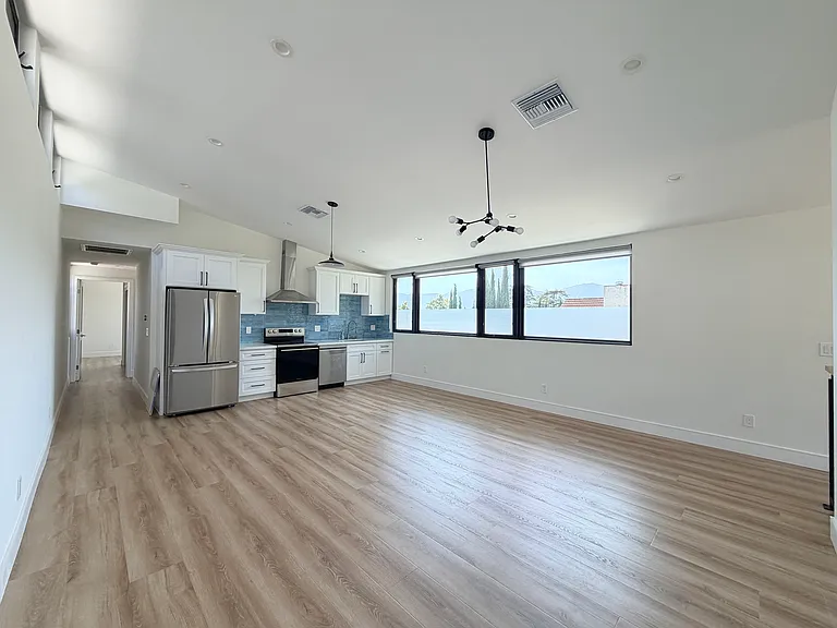 2508 Los Amigos St — Photo 3
