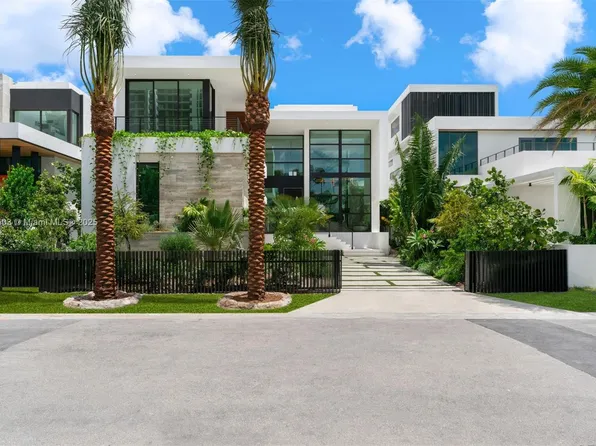 1045 N Venetian Dr, Miami Beach, FL 33139