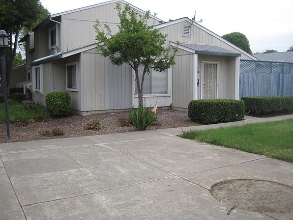 3rd image of 4290 Comet Cir