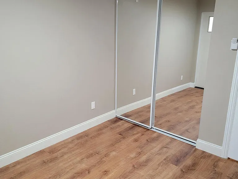 2604 Sierra Vista Ct #G — Photo 20
