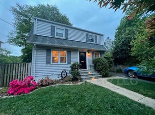 5906 14th St N, Arlington, VA 22205