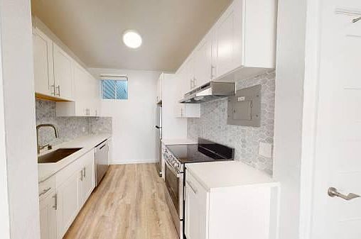 3rd image of 132 6th St #201