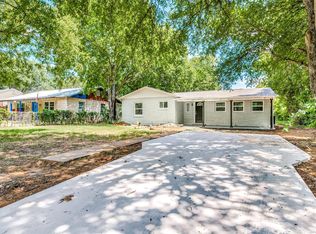 5821 Black Oak Ln, River Oaks, TX 76114
