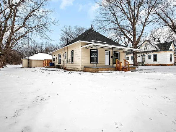 318 S Cranmer St, Conway Springs, KS 67031