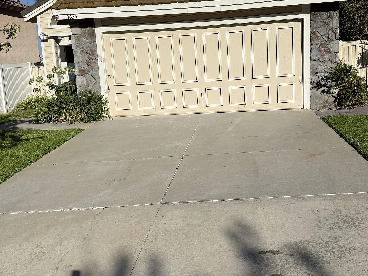 Mountain Ct, Riverside — Photo 1