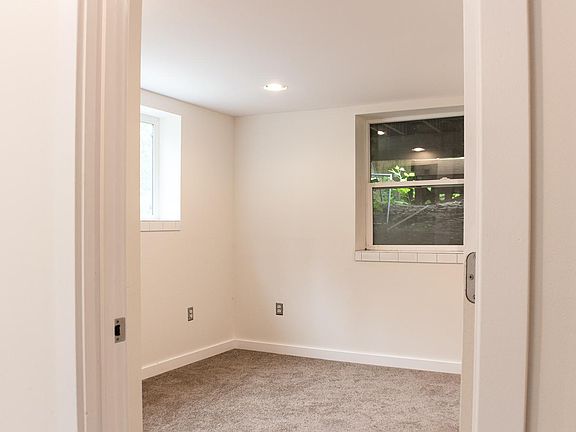 Bedroom with closet 