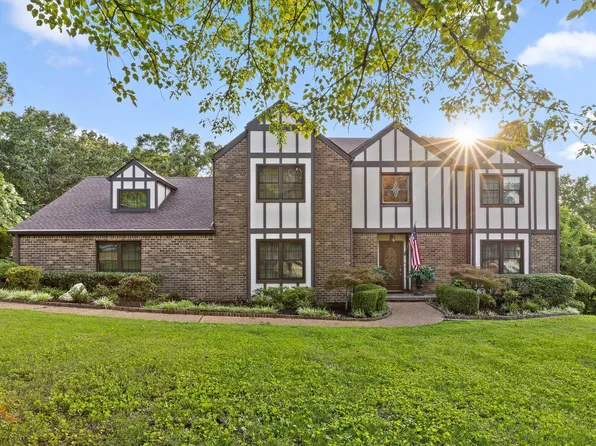 7819 Stonehenge Dr, Chattanooga, TN 37421