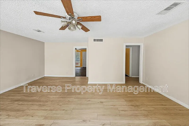 3 bed, 2.0 bath, 1664 sqft, $1,795 — Photo 4