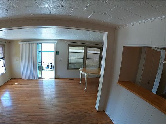 5th image of 919 49th Avenue Dr W