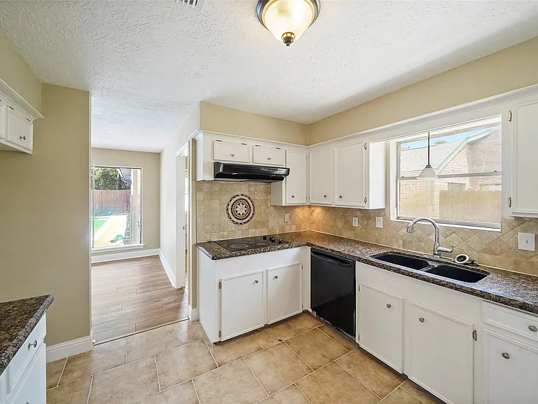 3602 Cobleskill Ct — Photo 16