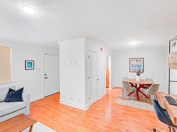 3rd image of 1430 Jackson Ave APT 203